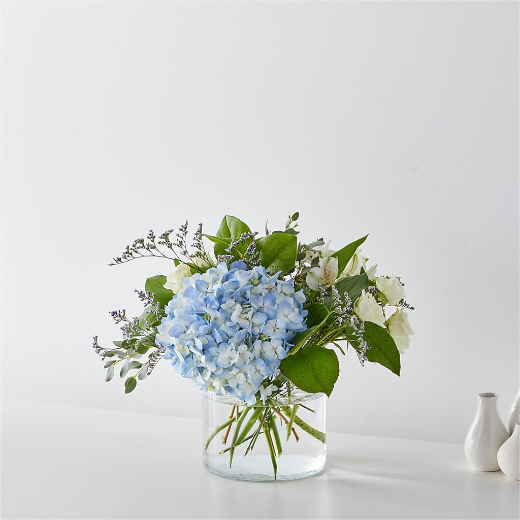 Coastal Blossom Bouquet – Russ, Lincoln NE