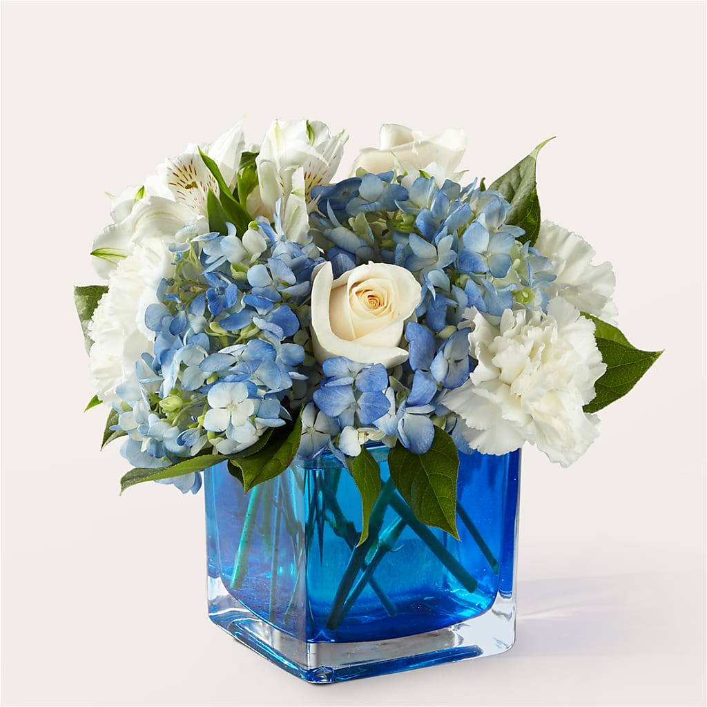 Soothing Waters Bouquet – Russ, Lincoln NE