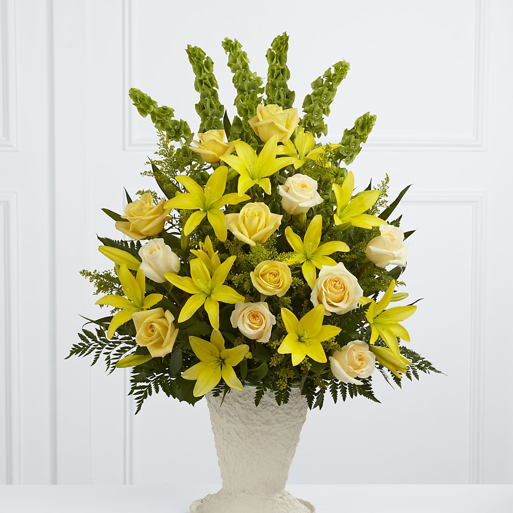 Golden Memories Arrangement – Russ, Lincoln NE