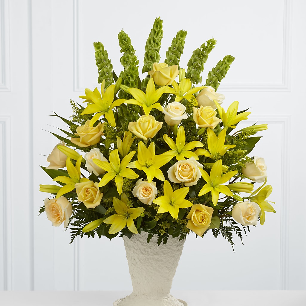 Golden Memories Arrangement – Russ, Lincoln NE