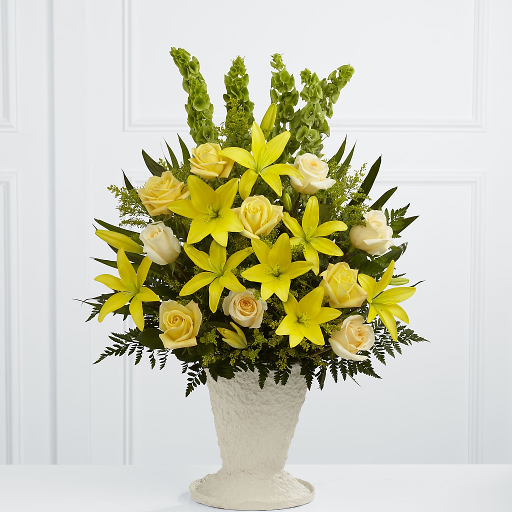 Golden Memories Arrangement – Russ, Lincoln NE
