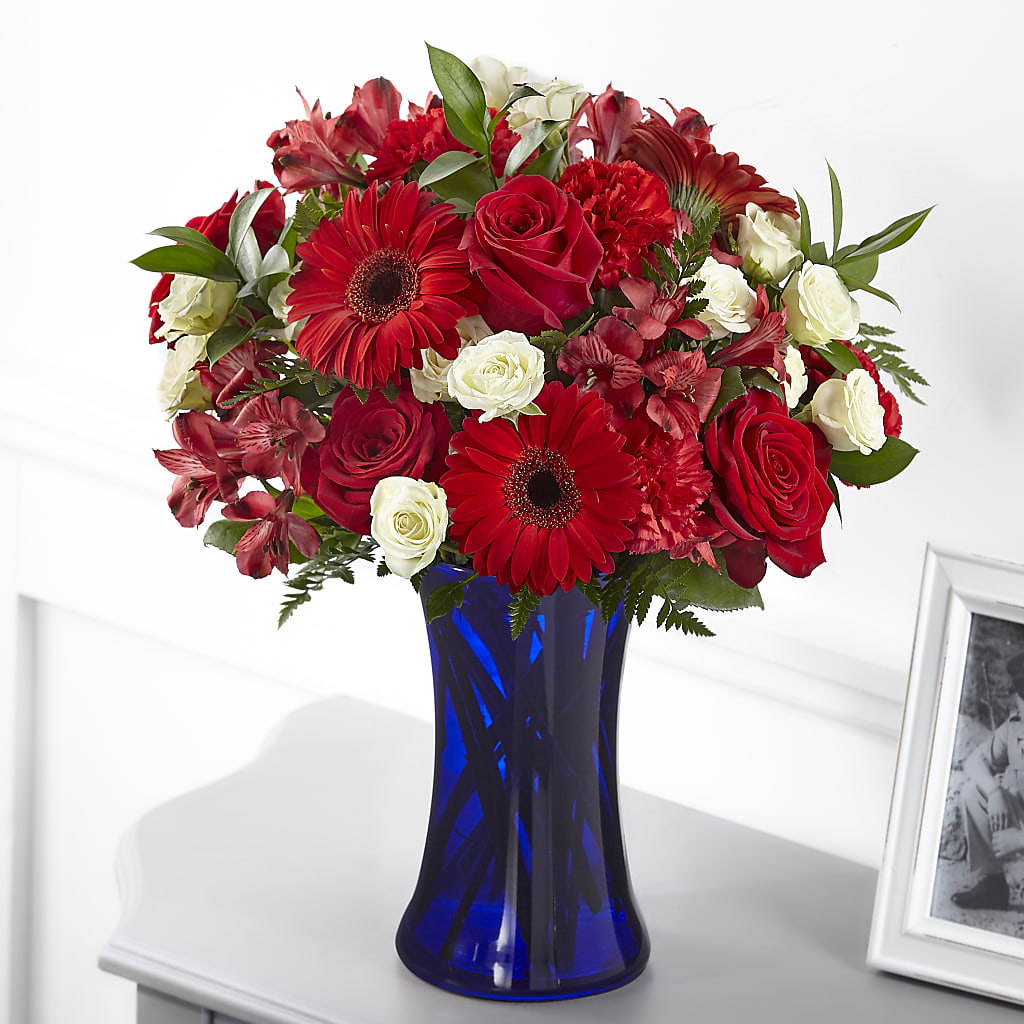 Hearts Embrace Bouquet – Russ, Lincoln NE