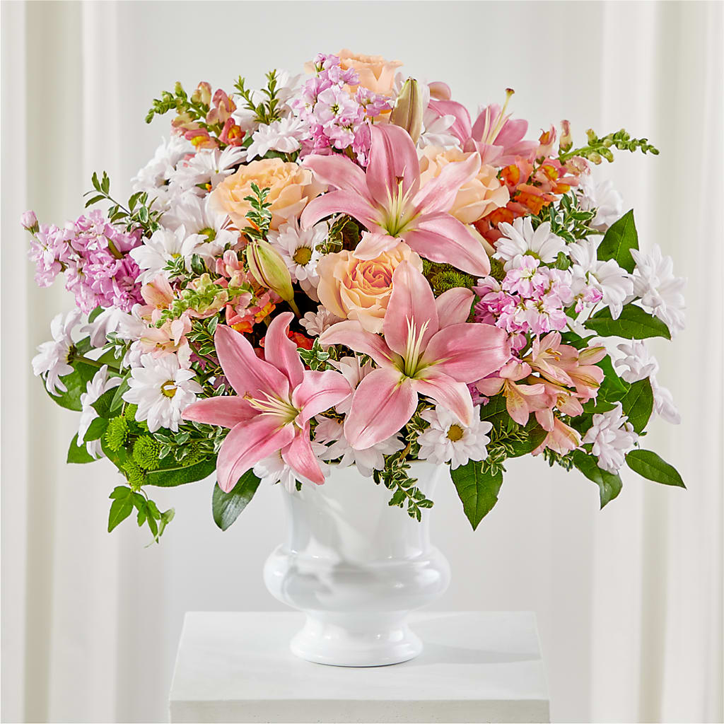 Heartfelt Gesture Urn Arrangement – Russ, Lincoln NE