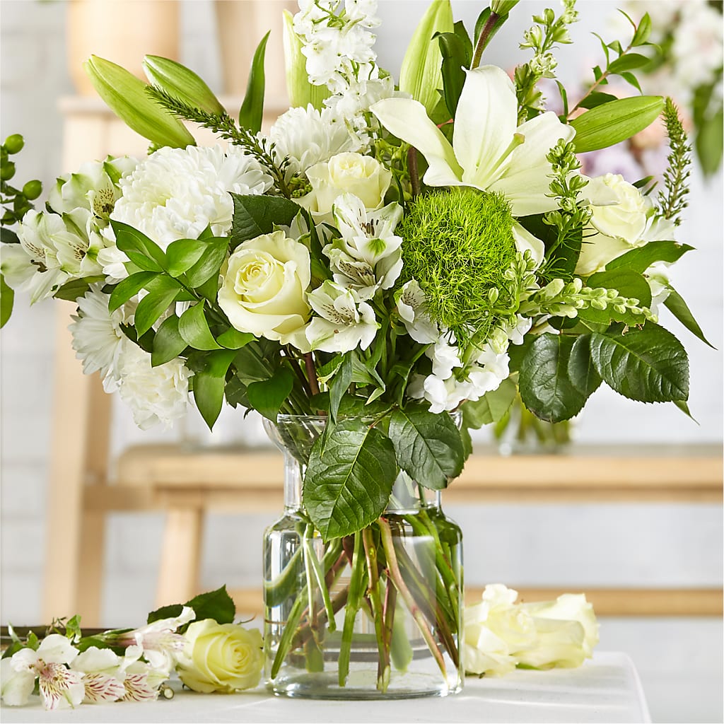 Classic Ivory – A Florist Original – Russ, Lincoln NE