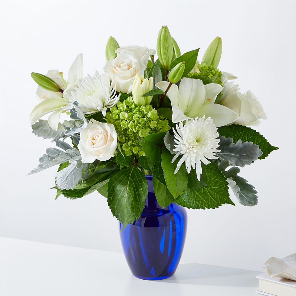 Snowy Dreams Bouquet – Russ, Lincoln NE