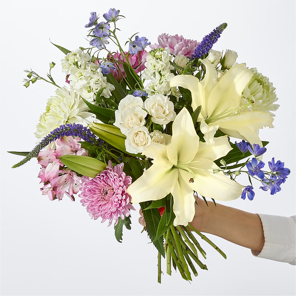 Winter Celebration Bouquet –  Russ, Lincoln NE