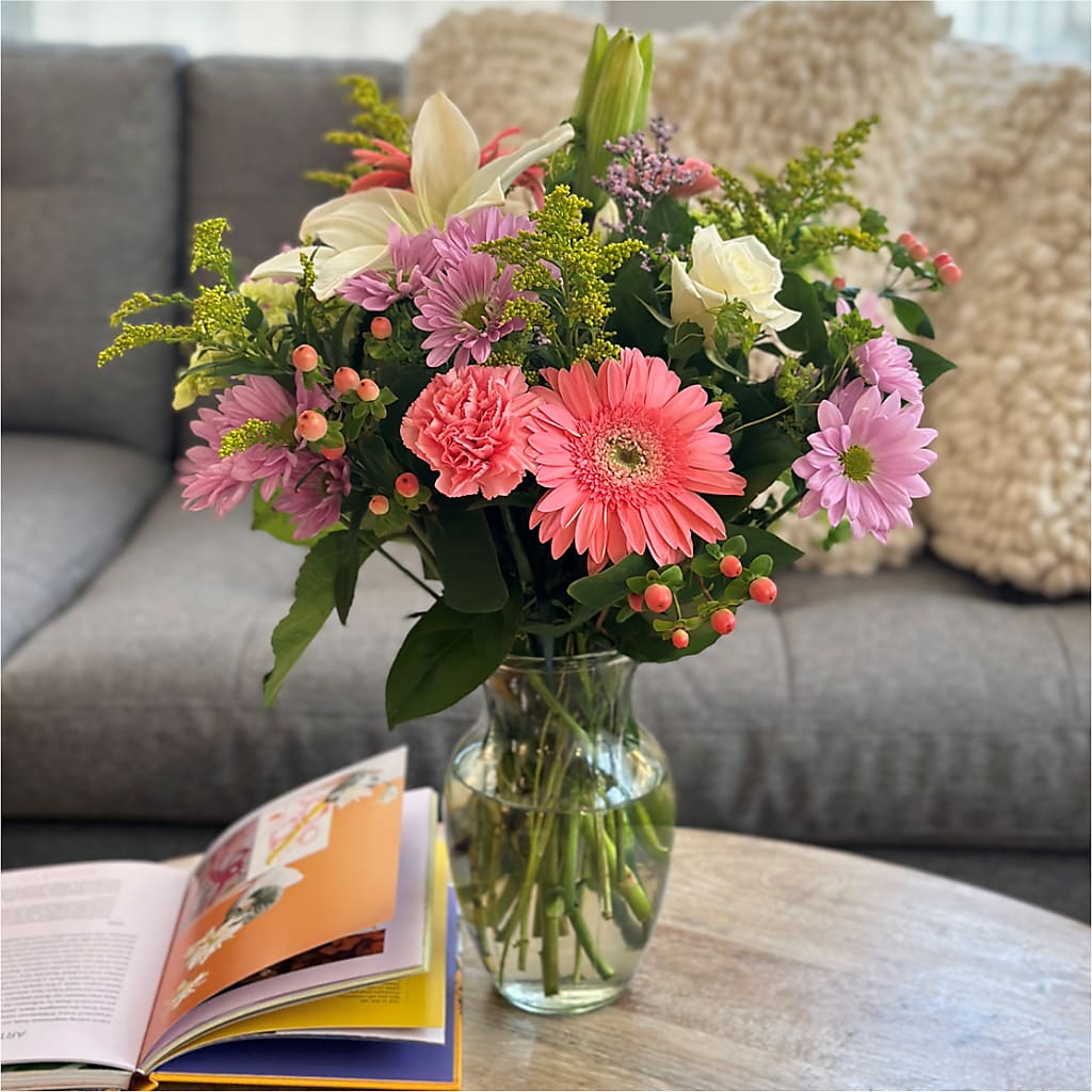 Pastel Tradition - A Florist Original –  Russ, Lincoln NE