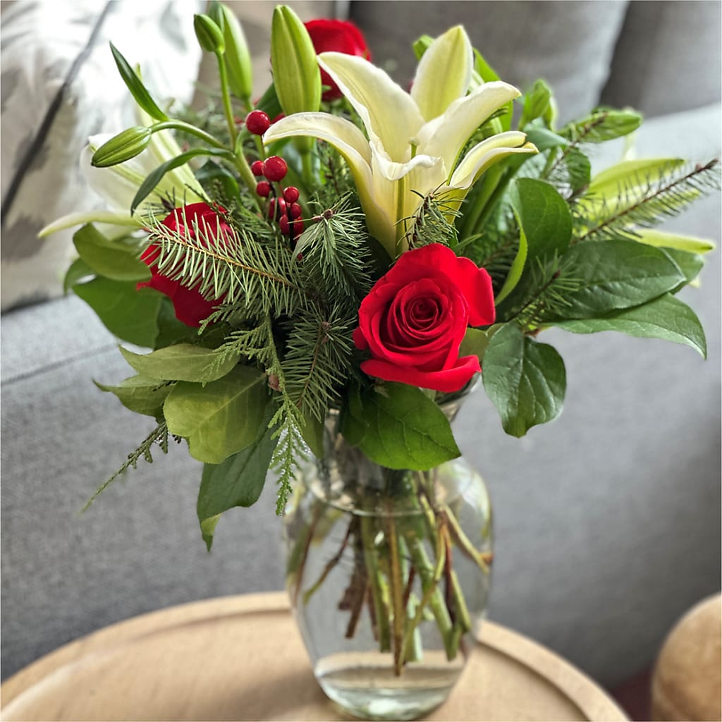 Sparkling Snowflakes Bouquet –  Russ, Lincoln NE