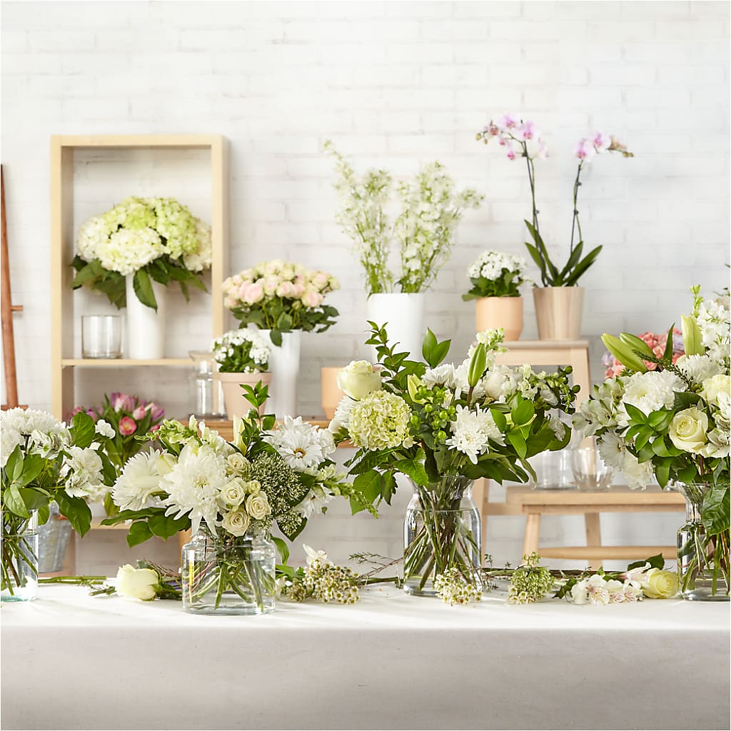 Classic Ivory – A Florist Original –  Russ, Lincoln NE